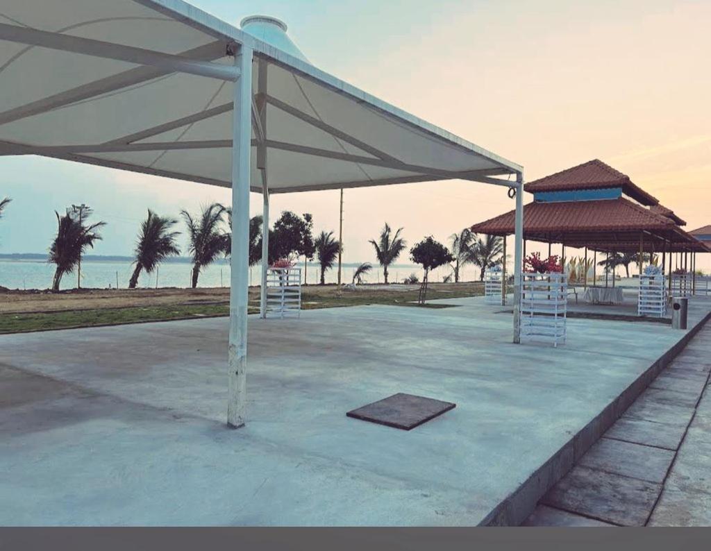 Yanam Resorts Buitenkant foto