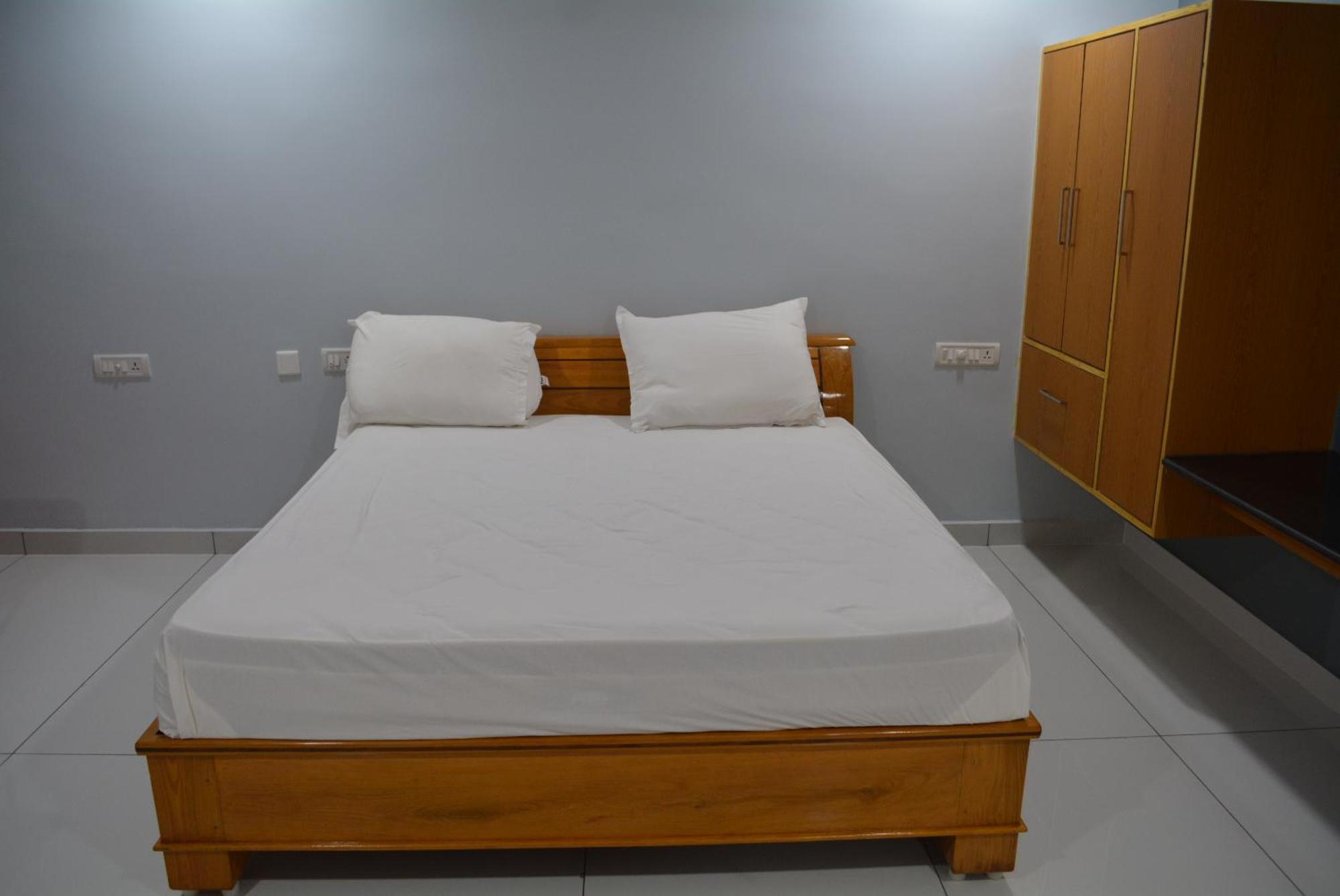 Yanam Resorts Buitenkant foto