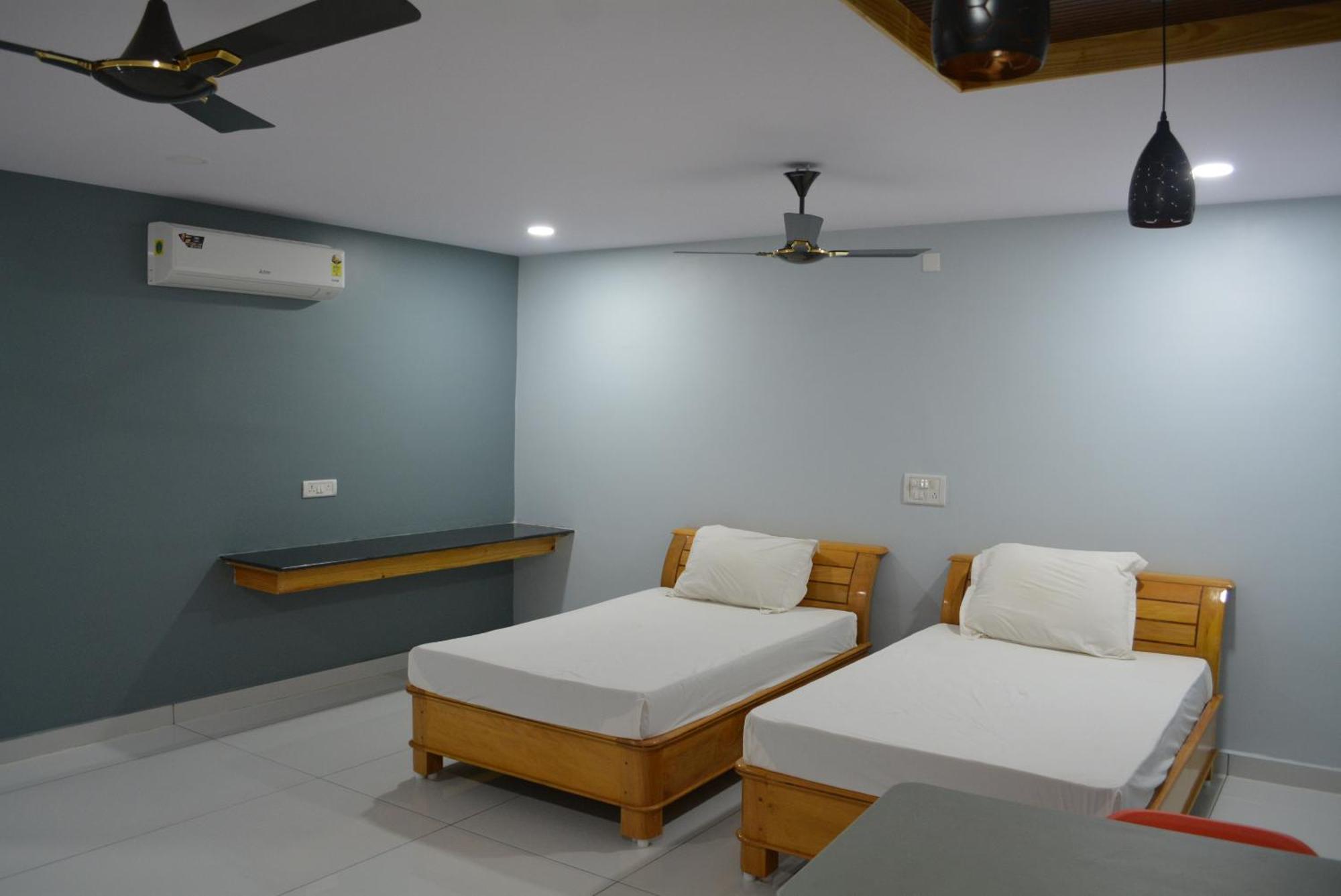 Yanam Resorts Buitenkant foto