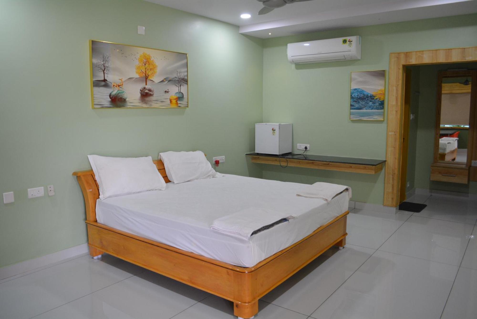Yanam Resorts Buitenkant foto