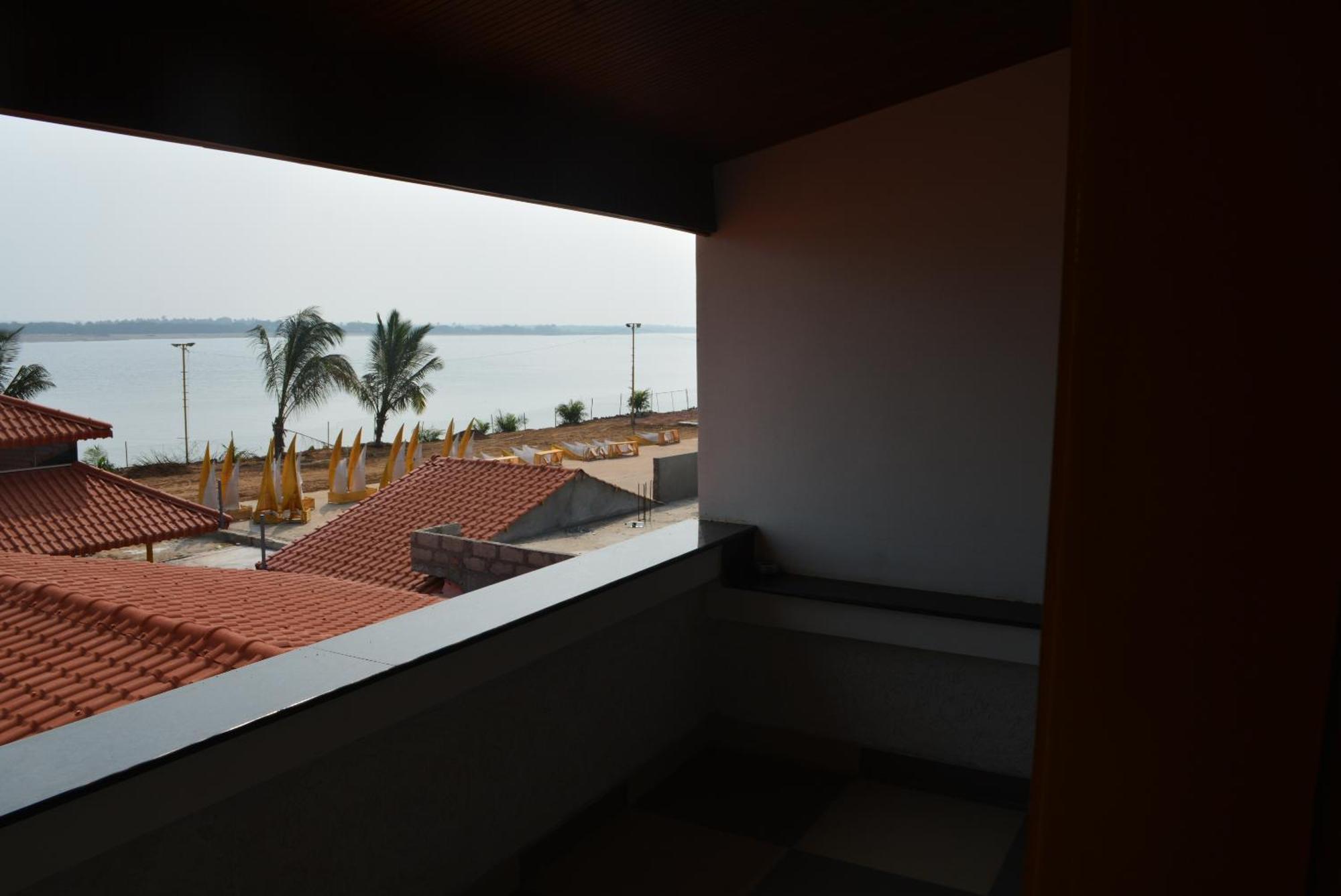Yanam Resorts Buitenkant foto