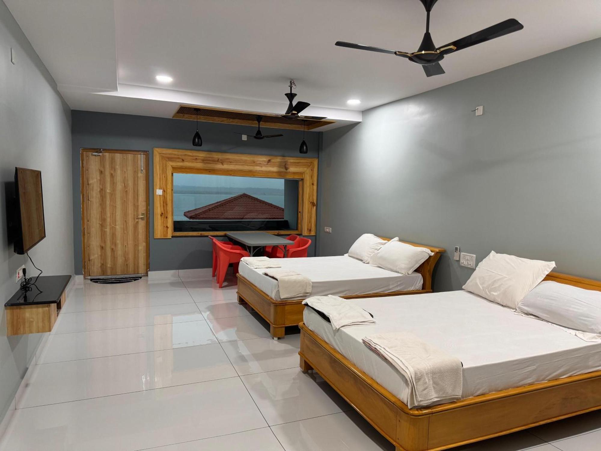 Yanam Resorts Buitenkant foto